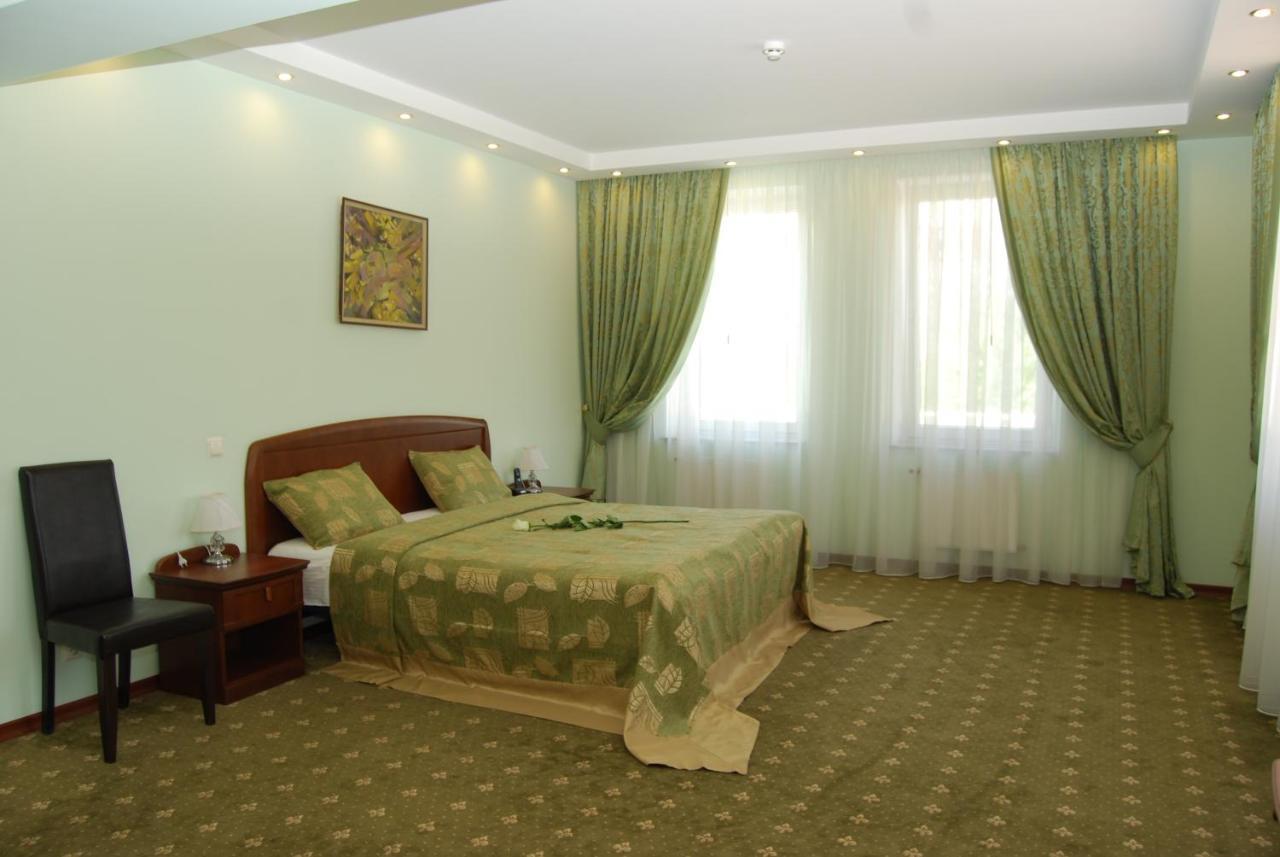 Platinum Hotel คีชีเนา ภายนอก รูปภาพ