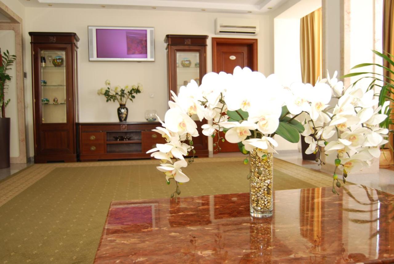 Platinum Hotel คีชีเนา ภายนอก รูปภาพ