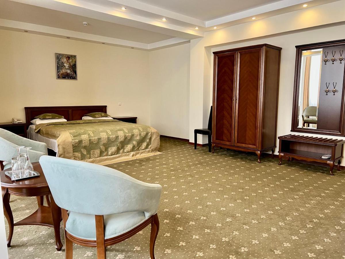 Platinum Hotel คีชีเนา ภายนอก รูปภาพ