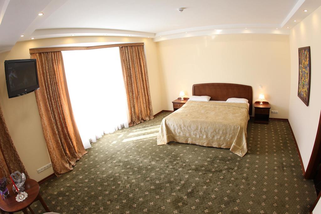 Platinum Hotel คีชีเนา ภายนอก รูปภาพ
