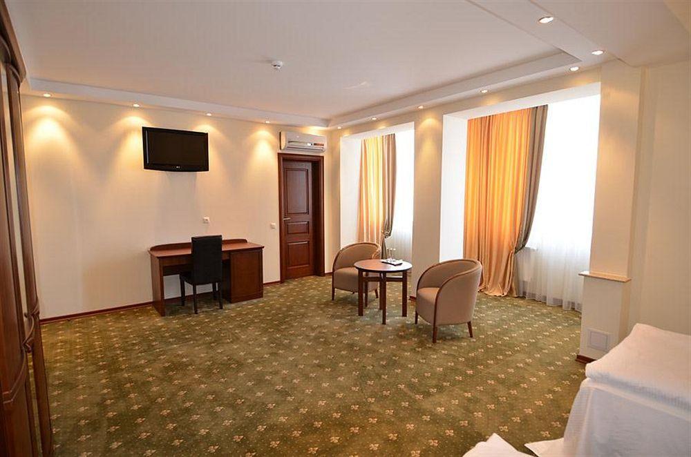 Platinum Hotel คีชีเนา ภายนอก รูปภาพ