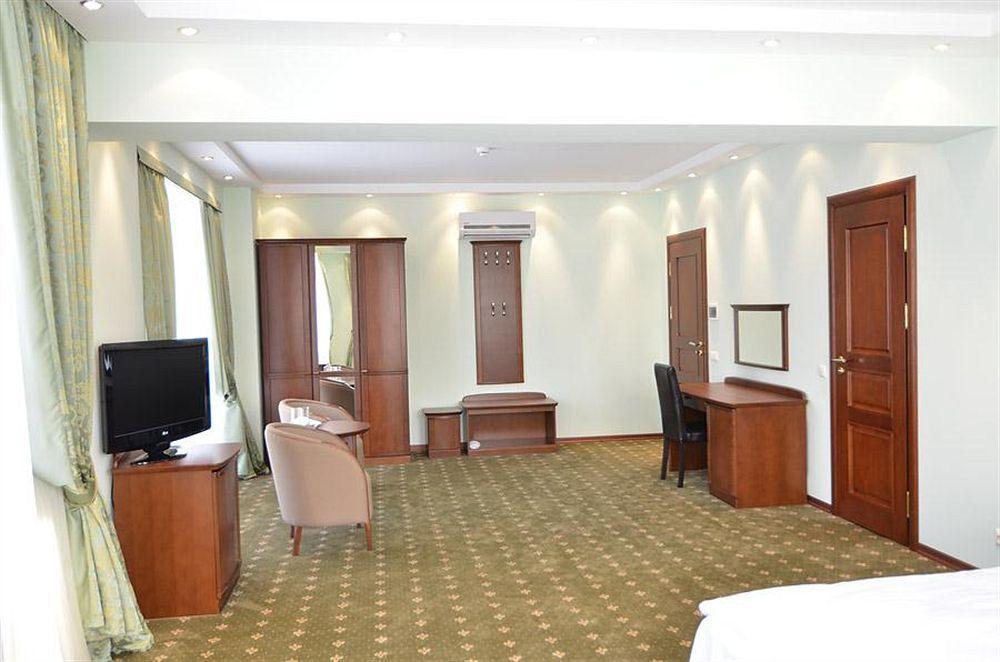 Platinum Hotel คีชีเนา ภายนอก รูปภาพ