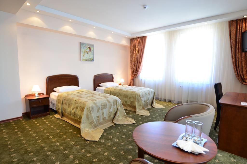 Platinum Hotel คีชีเนา ภายนอก รูปภาพ