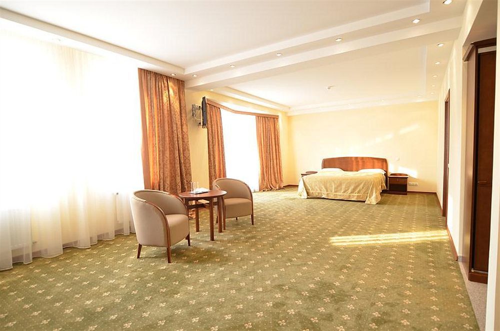 Platinum Hotel คีชีเนา ภายนอก รูปภาพ
