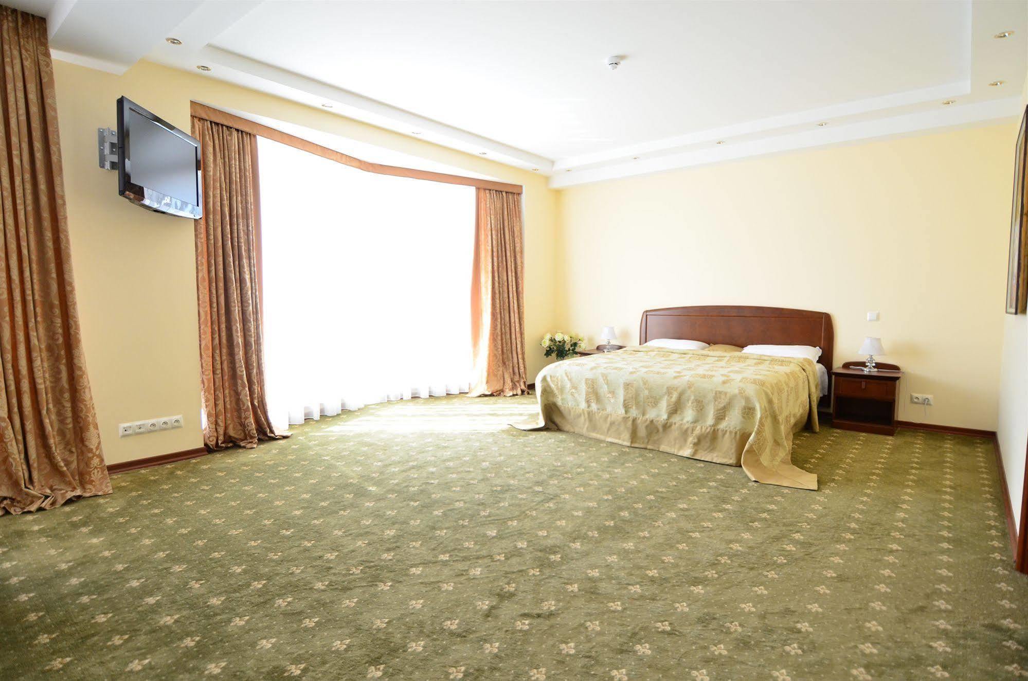 Platinum Hotel คีชีเนา ภายนอก รูปภาพ