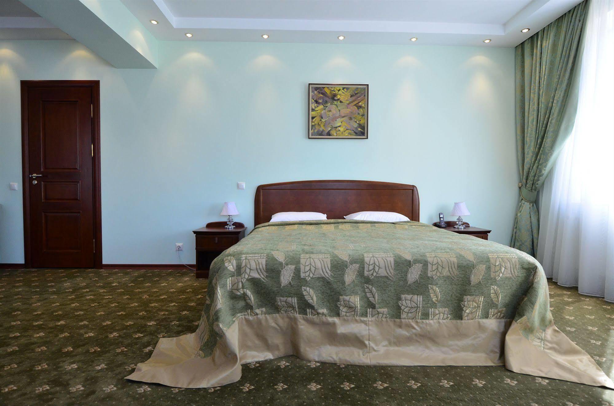 Platinum Hotel คีชีเนา ภายนอก รูปภาพ